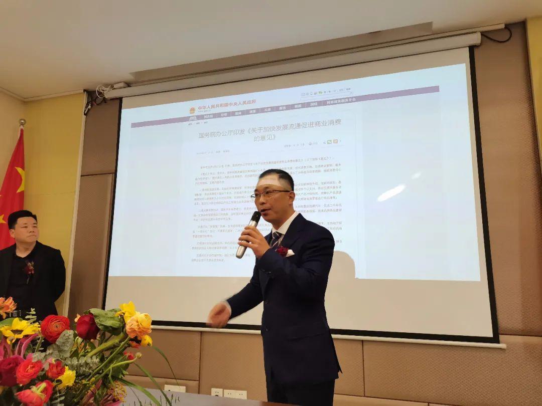 四川教育局发布最新教育政策解读:课程优化、教师发展、经费透明,助力学生全面成长 四川教育局发布最新教育政策解读:课程优化、教师发展、经费透明,助力学生全面成长