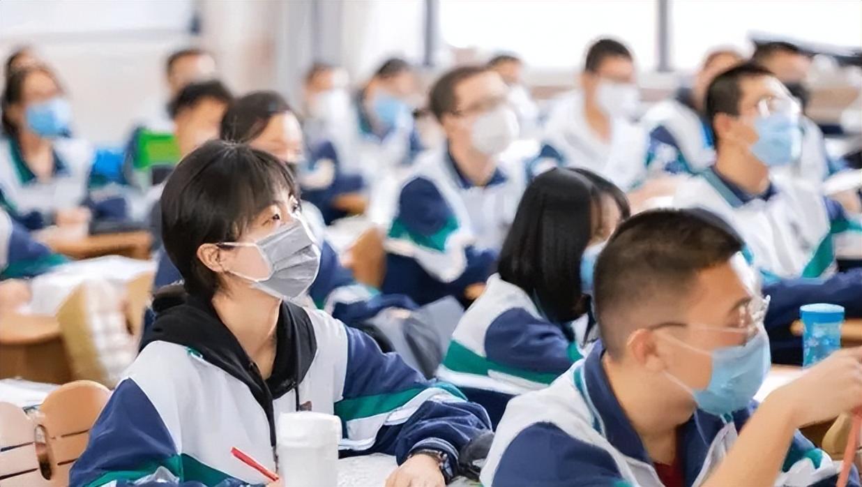 职业教育时政热点解读:产教融合、技能型社会建设与普职分流争议的解决方案